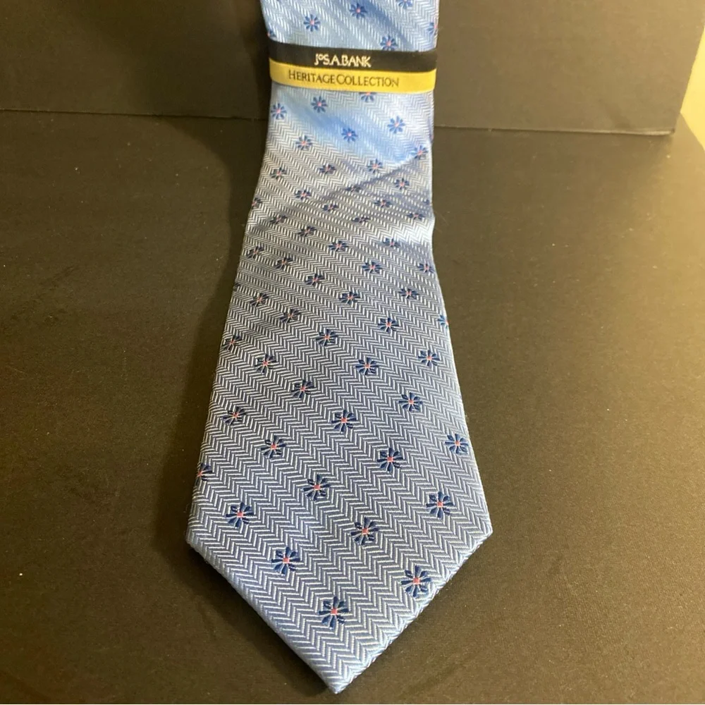 Jos A Bank Blue‎ Neat Heritage Collection Floral Print Neck Tie